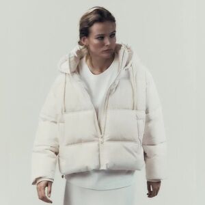 Zara Women's Off-White Puffer Jacket